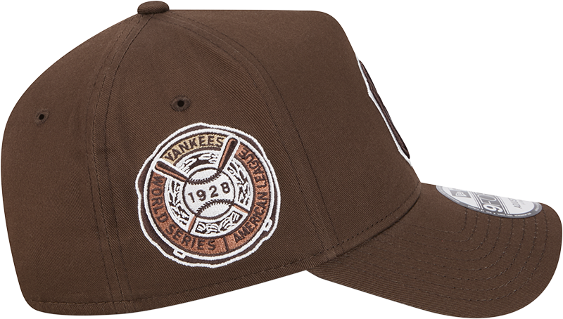 New Era 9Forty A Frame MLB Cooperstown World Series New York Yankees Light Bronze