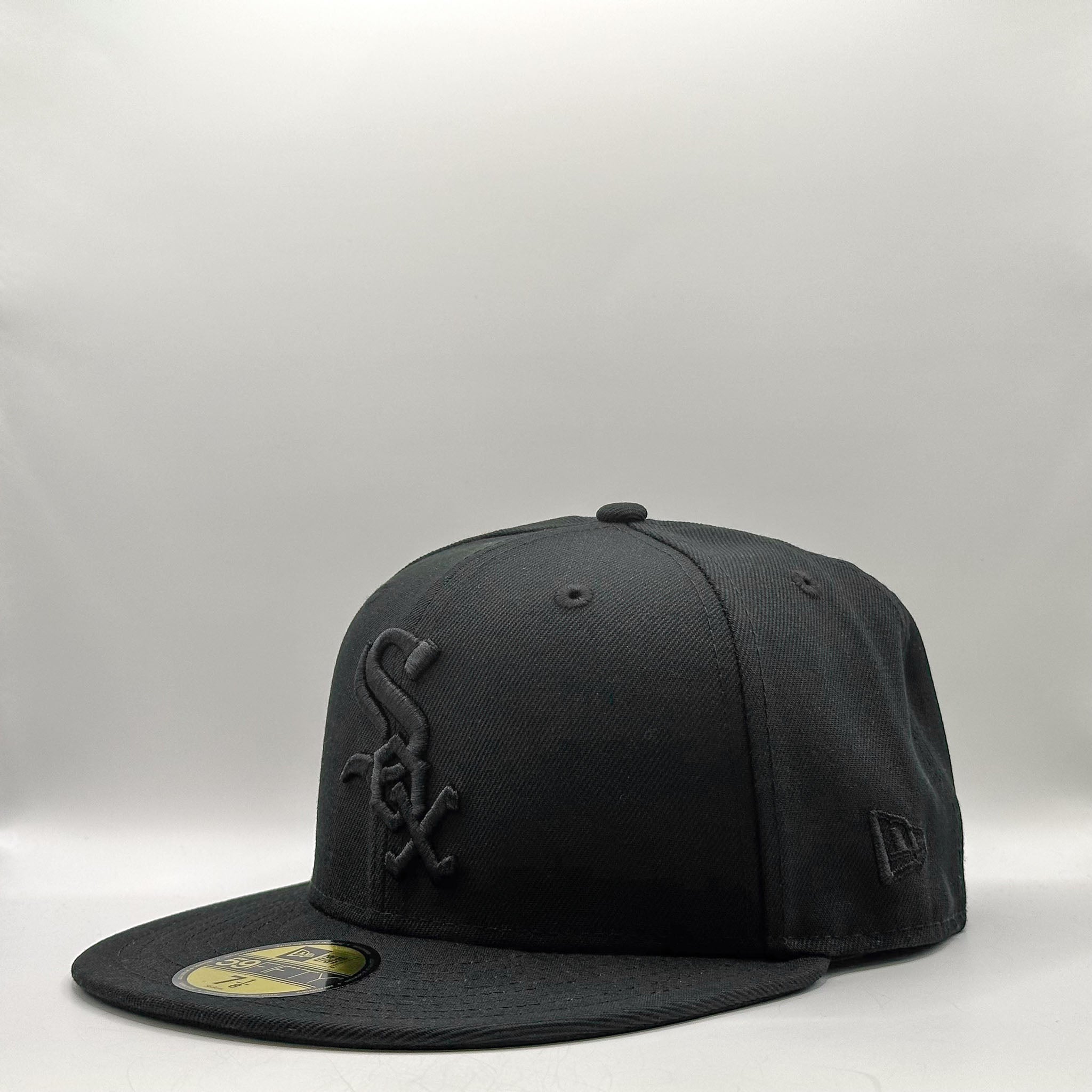 New Era 59Fifty MLB Chicago White Sox Black on Black