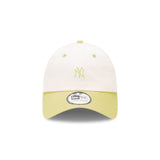 New Era Casual Classic MLB 2-Tone Mini Chainstitch New York Yankees Wine Cork Bay Leaf
