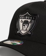 Mitchell & Ness NFL Weld 5 Panel 110 Las Vegas Raiders Black