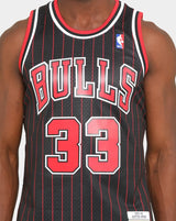 Mitchell & Ness NBA Swingman Jersey Chicago Bulls Scottie Pippen #33 95-96 Black
