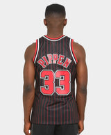 Mitchell & Ness NBA Swingman Jersey Chicago Bulls Scottie Pippen #33 95-96 Black