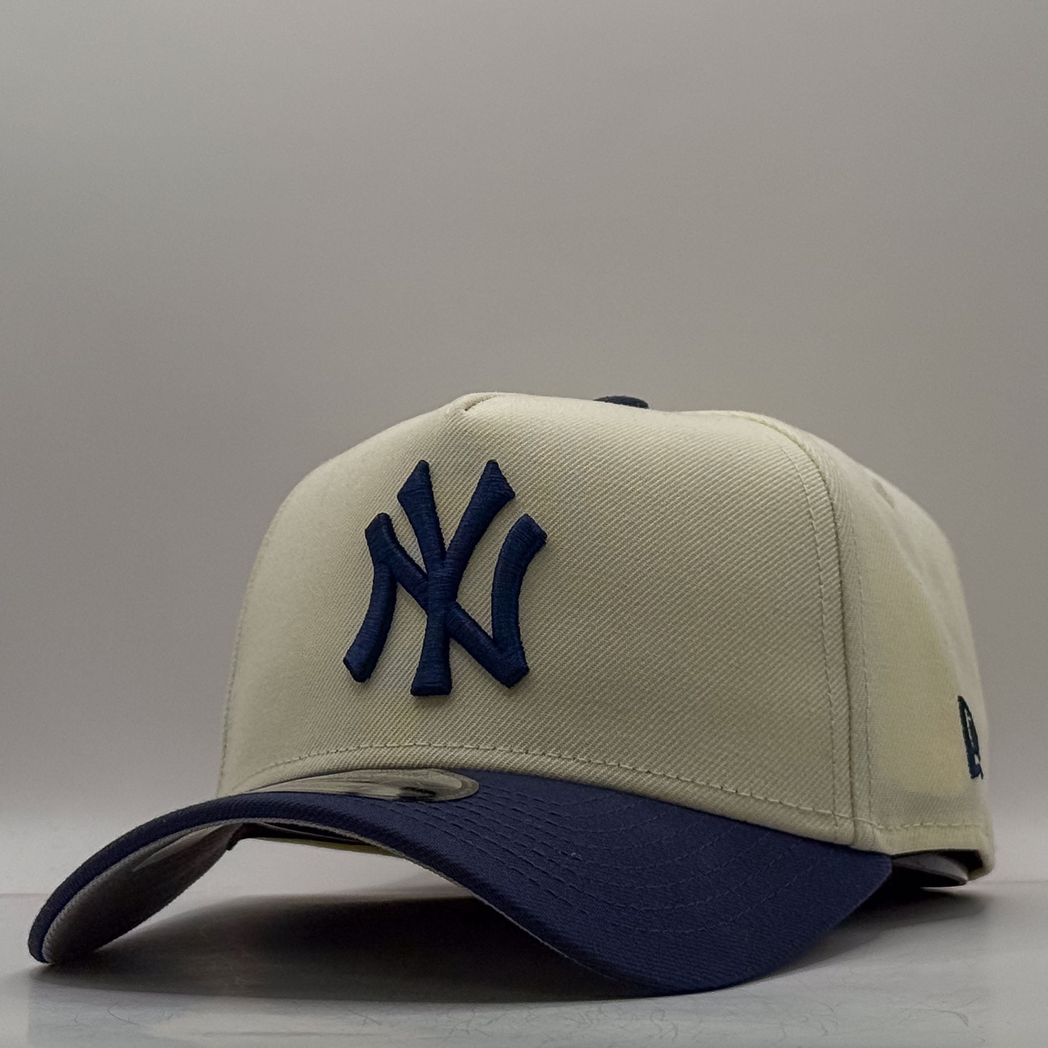 New Era 9Forty A-Frame MLB 99 World Series New York Yankees Chrome/Navy