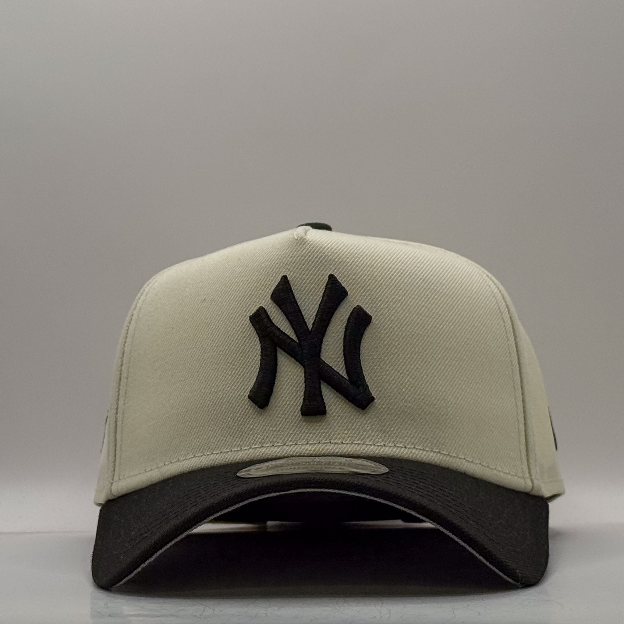 New Era 9Forty A-Frame MLB 99 World Series New York Yankees Chrome/Black