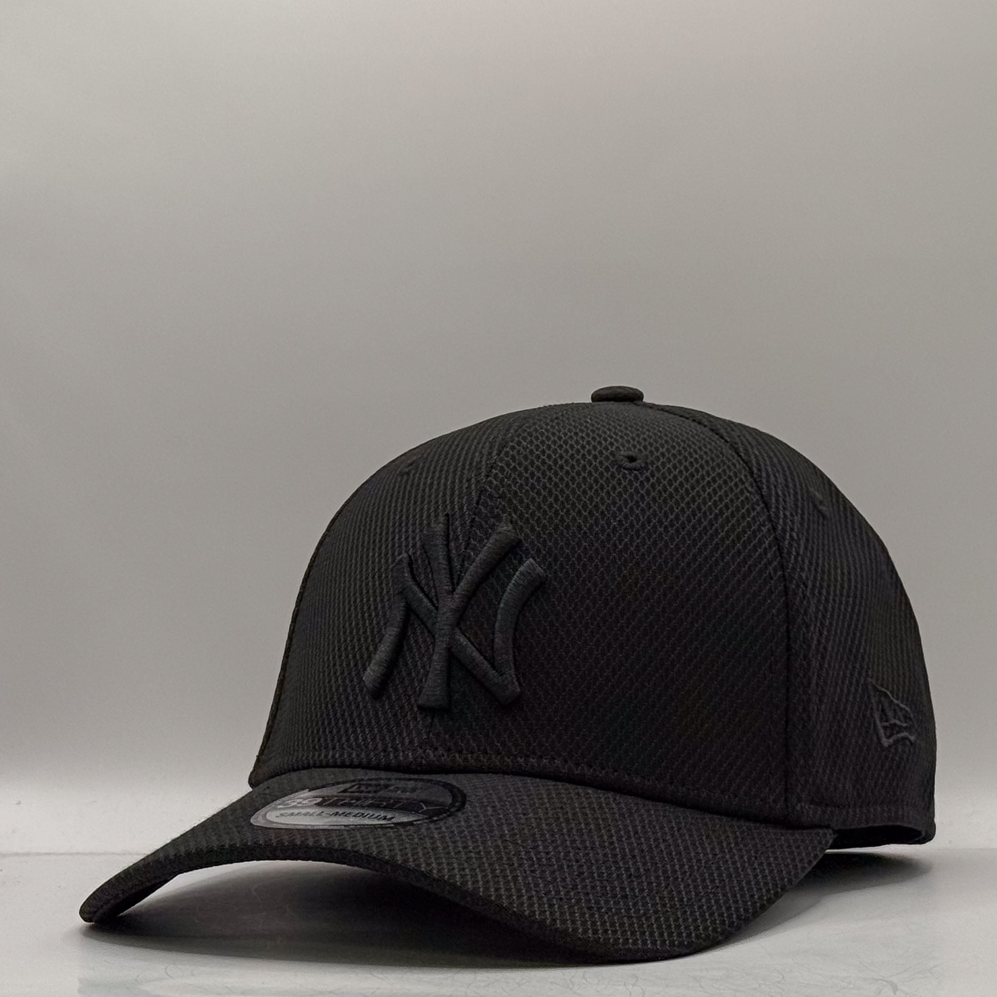 New Era 39Thirty MLB Diamond Era New York Yankees Black Tonal