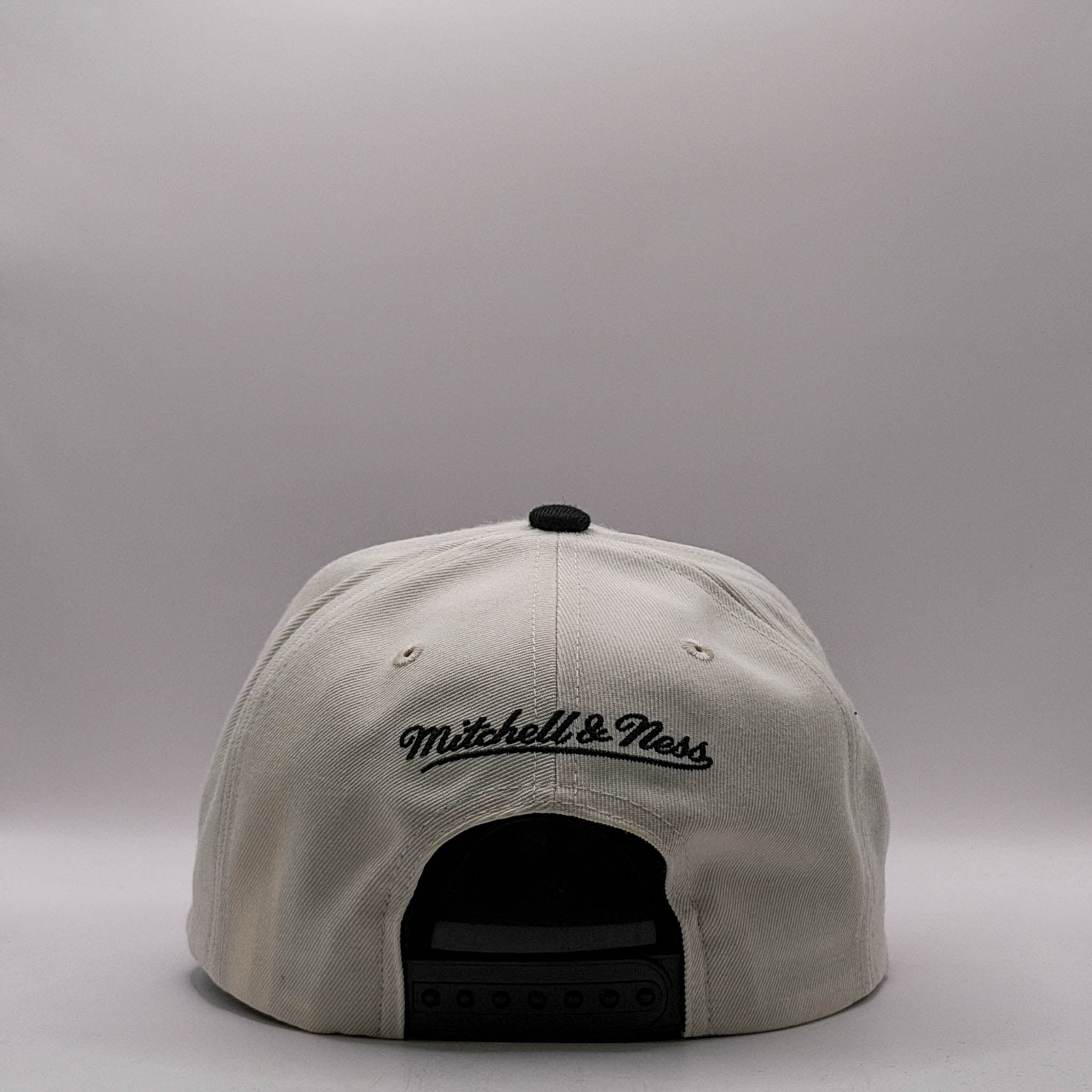 Mitchell & Ness NBA Pro Pinch Tilted Draft Chicago Bulls Chrome White