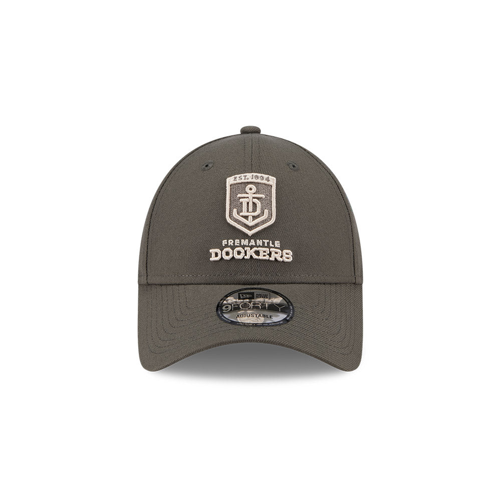 New Era 9Forty AFL 2025 Dusty Charcoal Freemantle Dockers