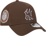 New Era 9Forty A Frame MLB Cooperstown World Series New York Yankees Light Bronze