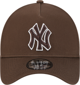 New Era 9Forty A Frame MLB Cooperstown World Series New York Yankees Light Bronze