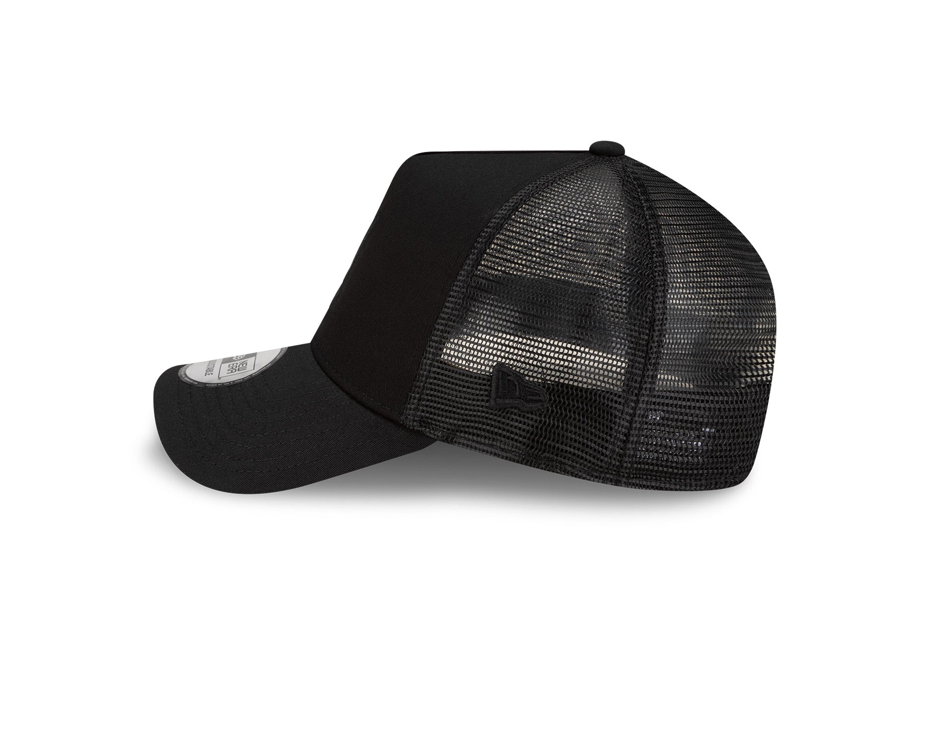 New Era 9Forty Trucker EPL Liverpool Black on Black