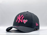 New Era Youth 9Forty MLB New York Yankees Black/Pink Heart