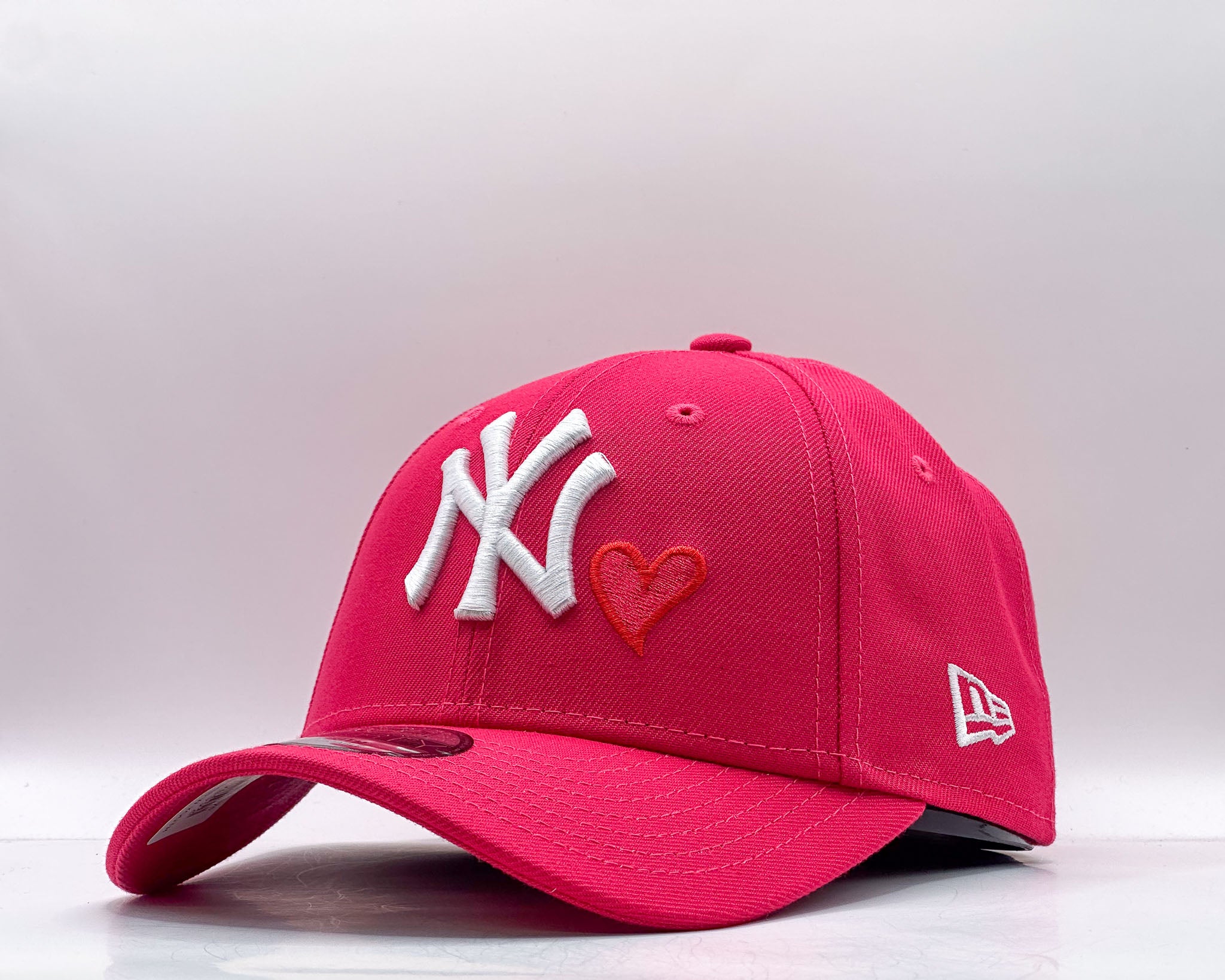 New Era Youth 9Forty MLB New York Yankees Pink/Pink Heart