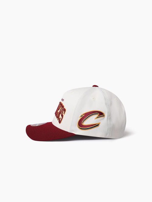 Mitchell & Ness NBA Flexfit 110 Team Arch Cleveland Cavaliers
