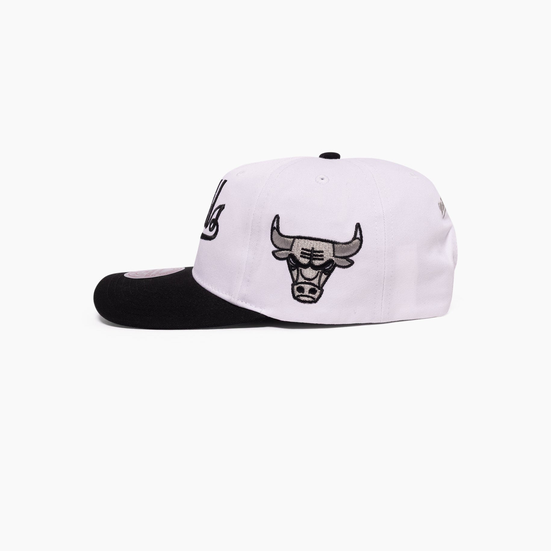 Mitchell & Ness NBA Deadstock 1998 Coaches Cap Chicago Bulls White Black