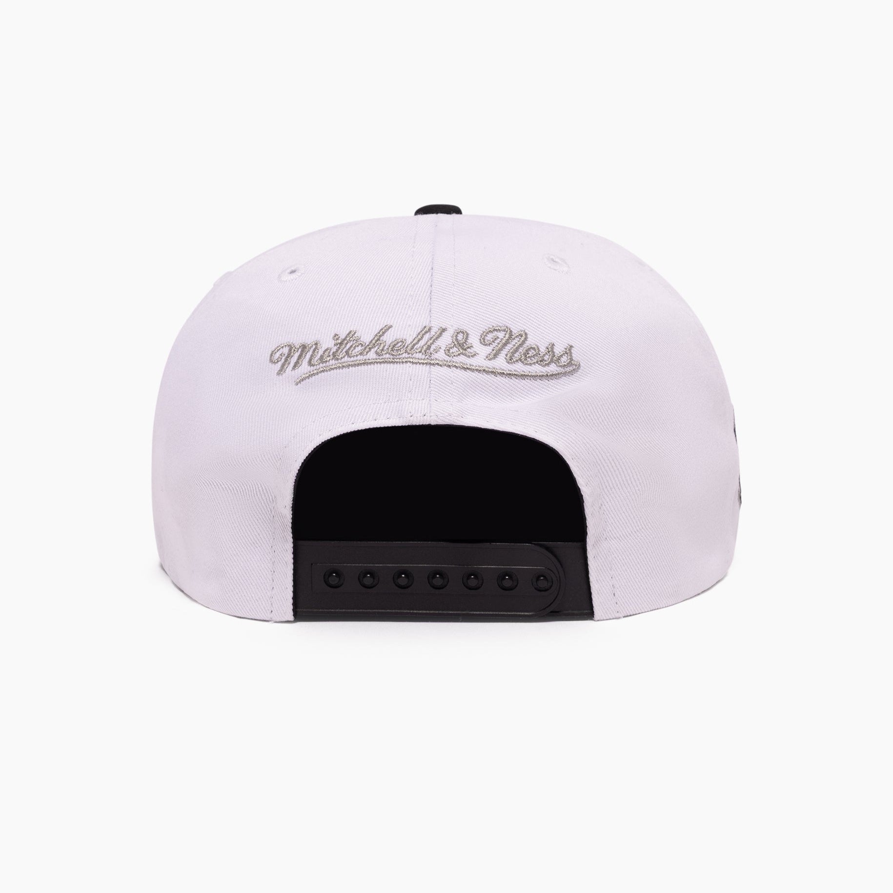 Mitchell & Ness NBA Deadstock 1998 Coaches Cap Chicago Bulls White Black
