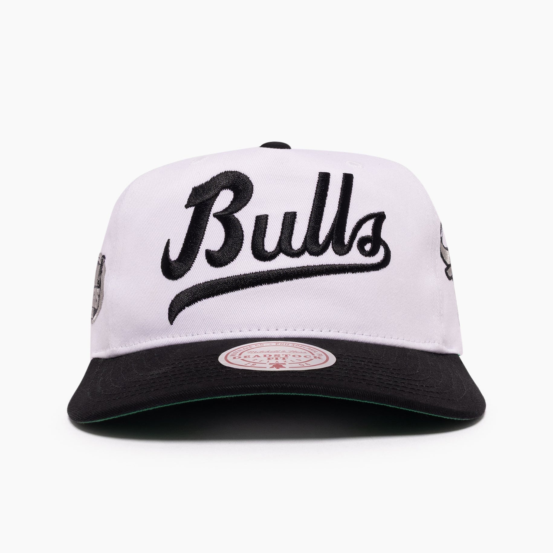 Mitchell & Ness NBA Deadstock 1998 Coaches Cap Chicago Bulls White Black