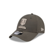 New Era 9Forty AFL 2025 Dusty Charcoal Freemantle Dockers