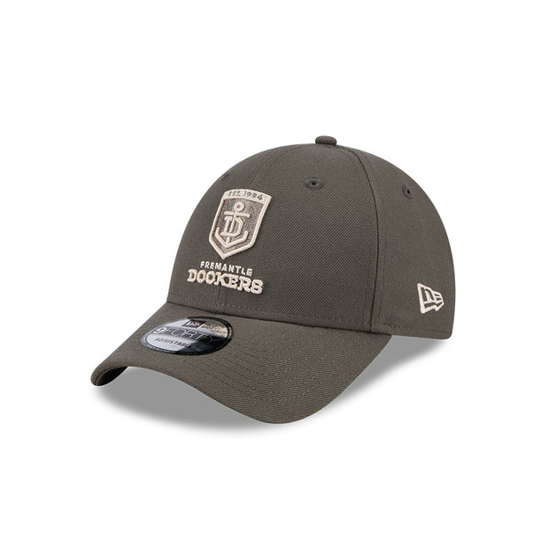New Era 9Forty AFL 2025 Dusty Charcoal Freemantle Dockers