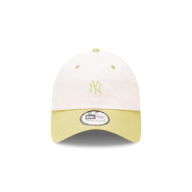 New Era Casual Classic MLB 2-Tone Mini Chainstitch New York Yankees Wine Cork Bay Leaf