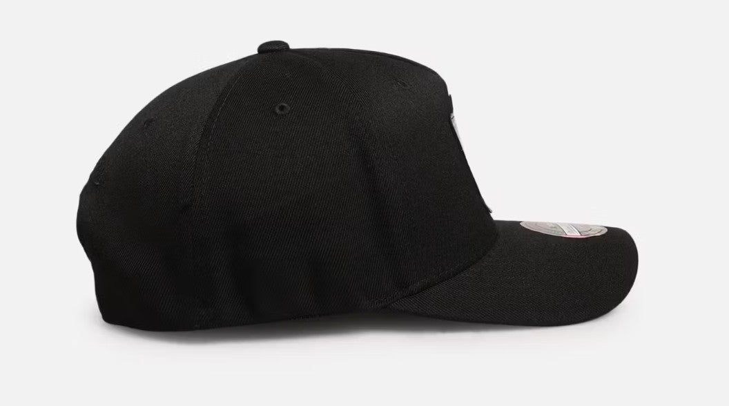 Mitchell & Ness NFL Weld 5 Panel 110 Las Vegas Raiders Black