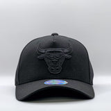 Mitchell & Ness NBA Flexfit 110 Black On Black Chicago Bulls