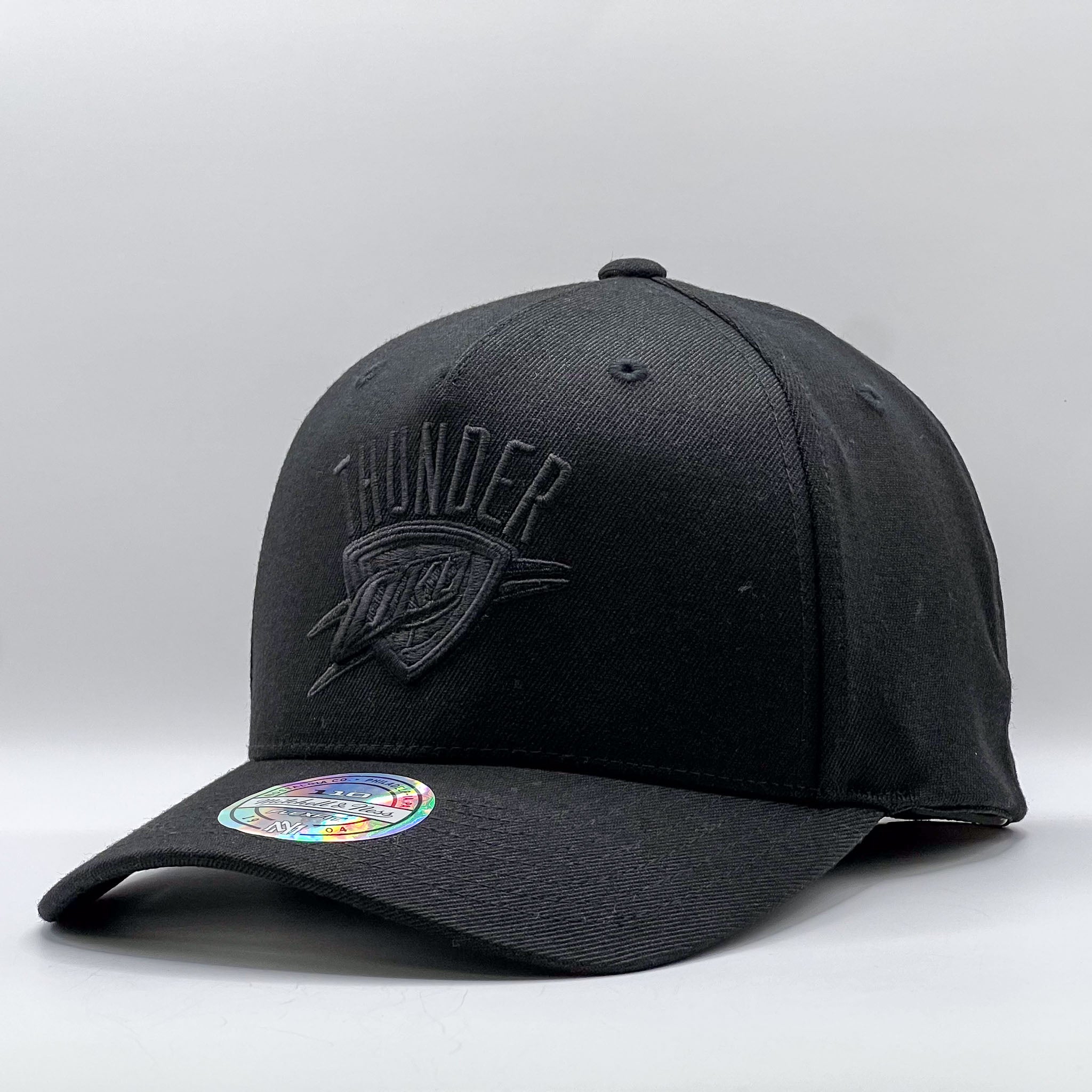 Mitchell & Ness NBA Flexfit 110 Black on Black Oklahoma City Thunder
