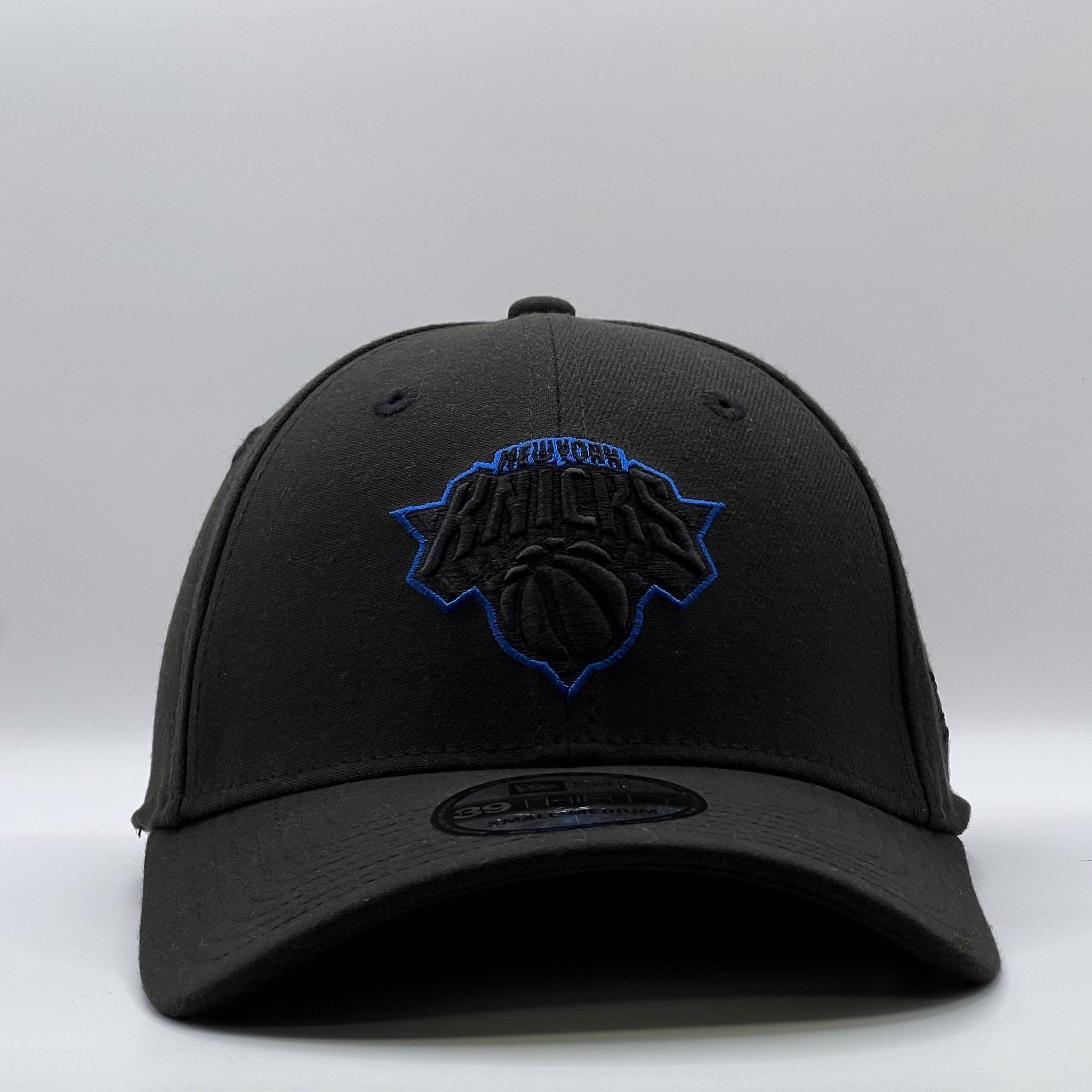 New Era 39Thirty NBA New York Knicks Black/Royal Outline