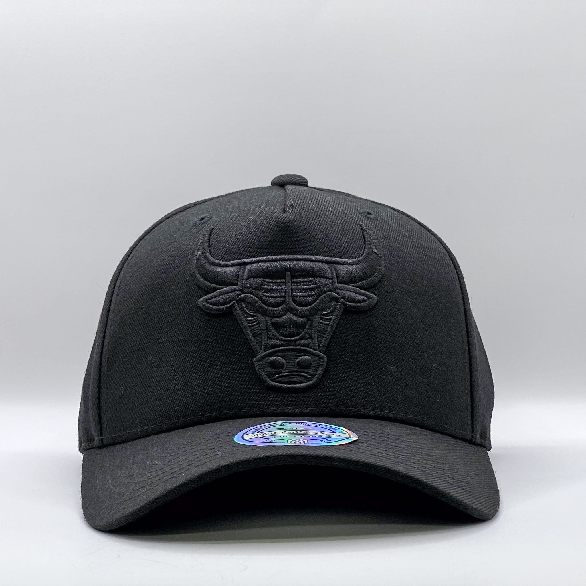 Mitchell & Ness NBA Flexfit 110 Black On Black Chicago Bulls