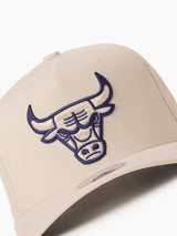 Mitchell & Ness NBA Flexfit 110 Cream/Navy Chicago Bulls