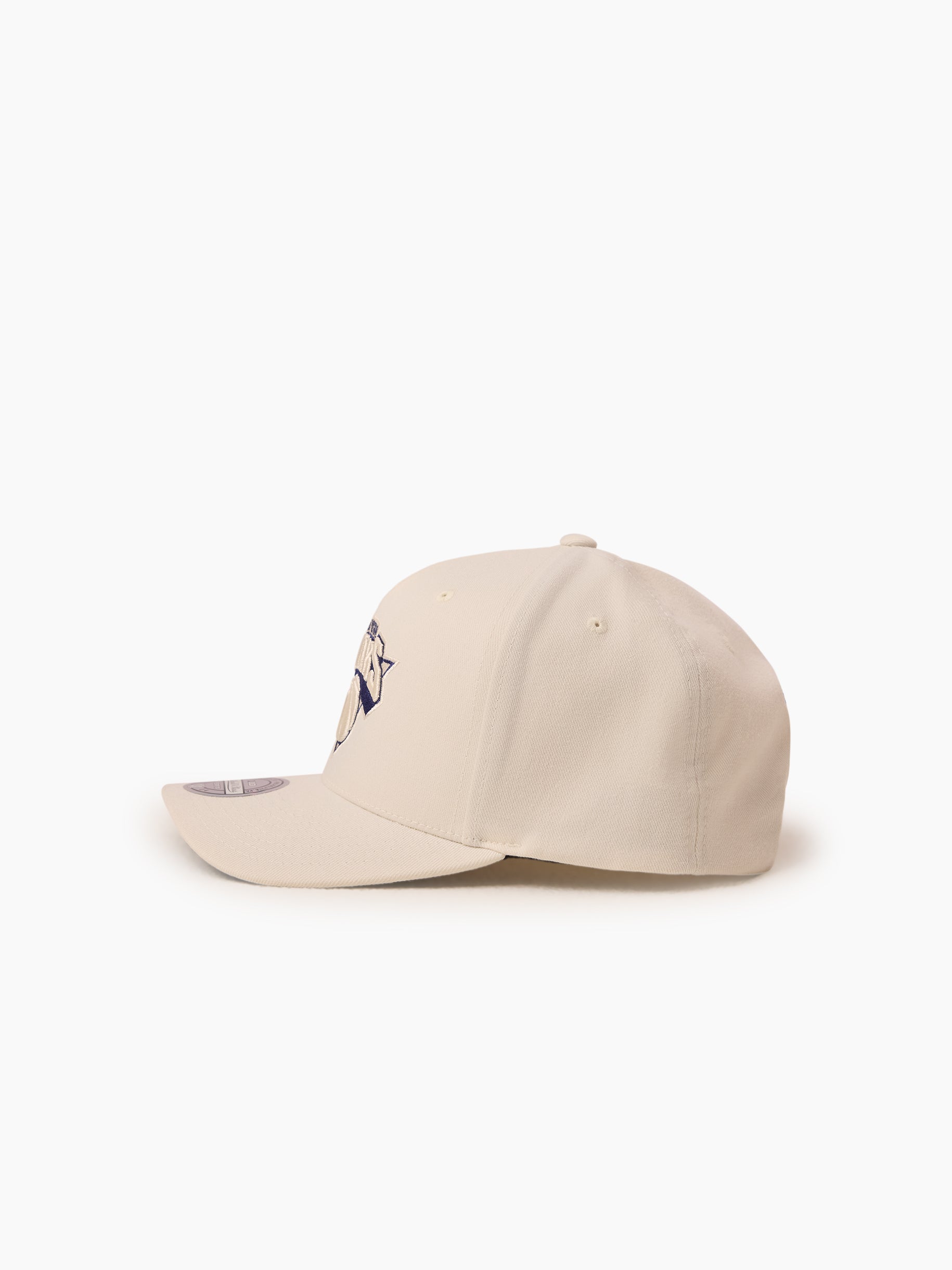 Mitchell & Ness NBA Flexfit 110 Cream/Navy New York Knicks