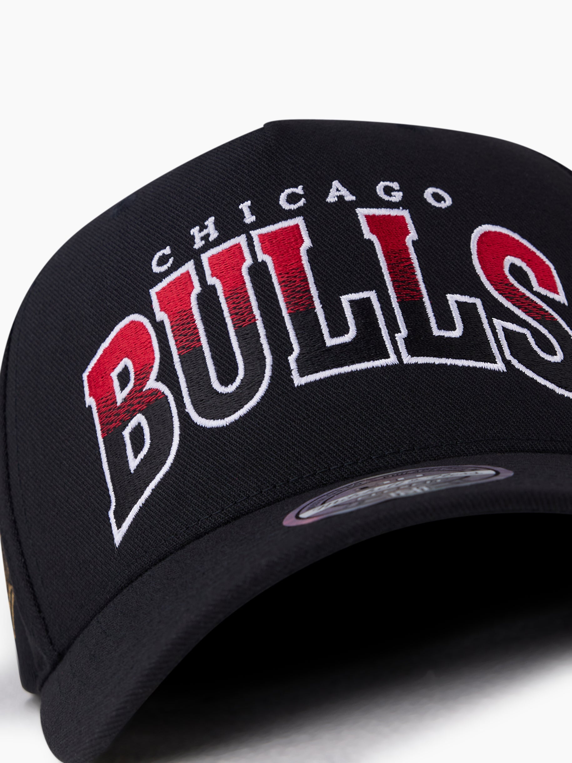 Mitchell & Ness NBA Gradient Arch 110 Chicago Bulls Black