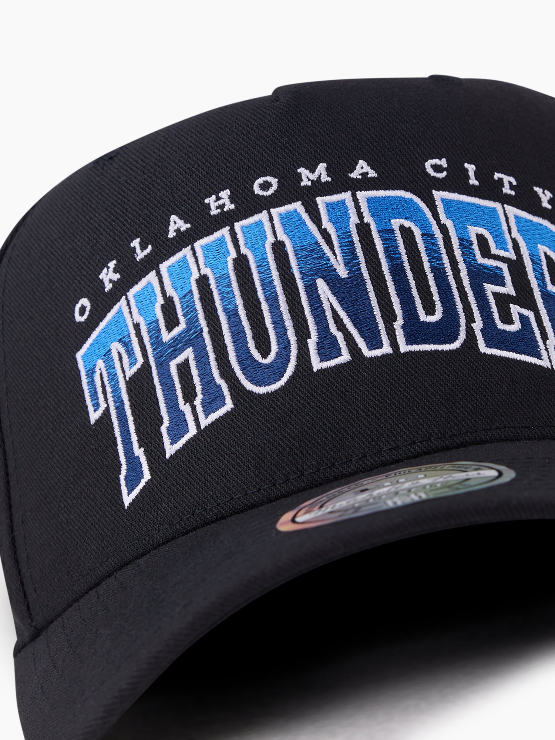Mitchell & Ness NBA Gradient Arch 110 OKC Thunder Black