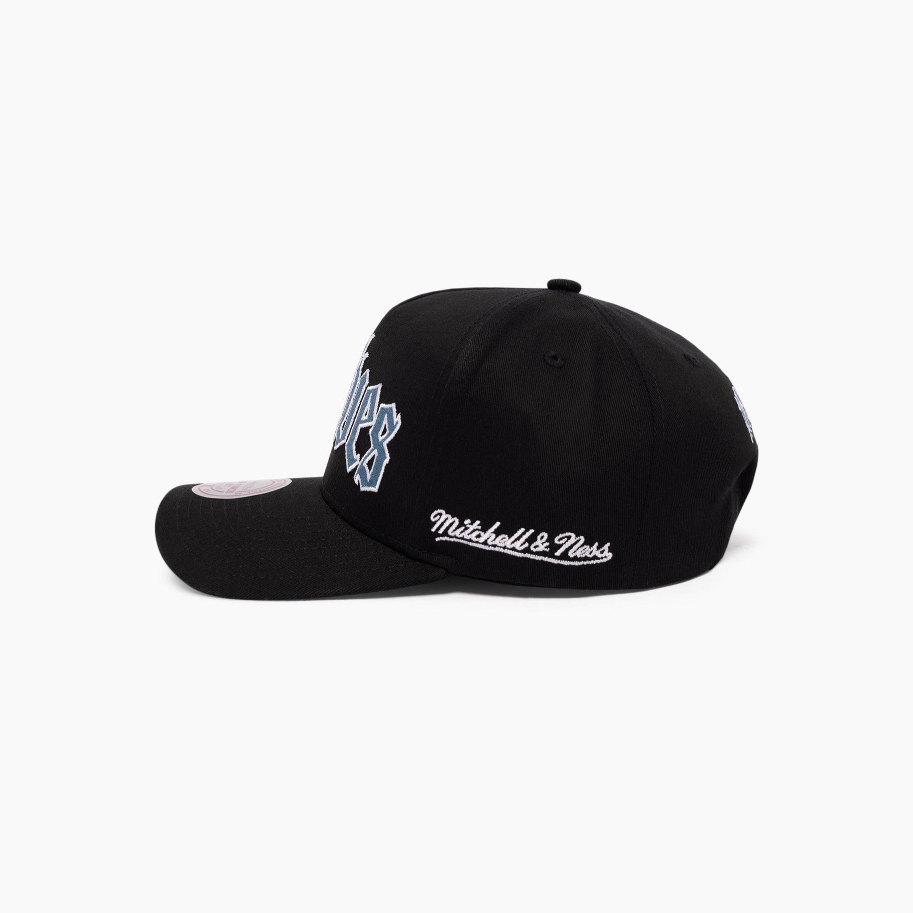 Mitchell & Ness NBA Old English Pro Pinch Minnesota Timberwolves Black