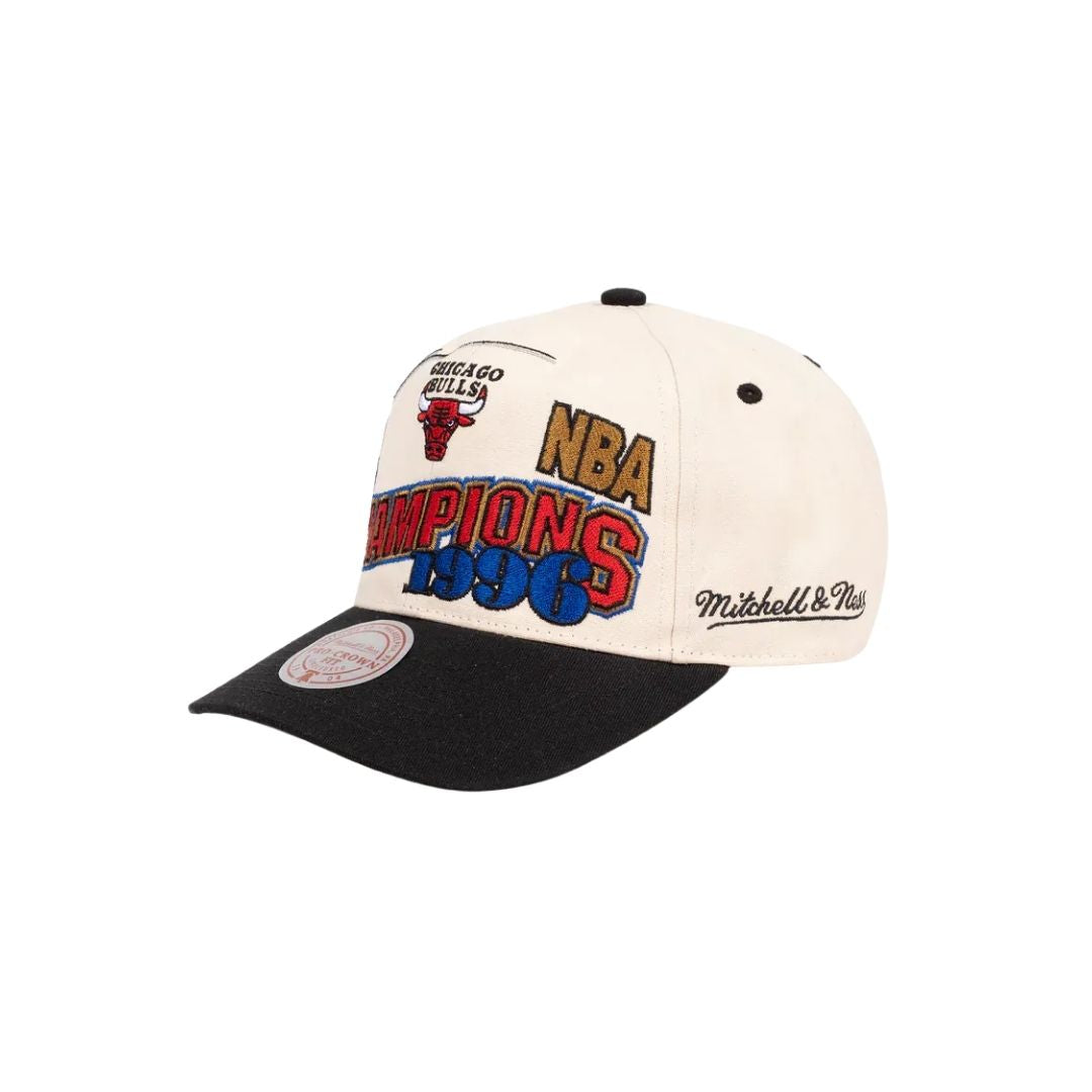 Mitchell & Ness NBA Pro Crown 1996 NBA Champions Chicago Bulls Cream/Black