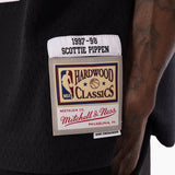 Mitchell & Ness NBA Swingman Jersey Chicago Bulls Scottie Pippen # 33 97-98 Black/Grey