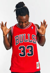 Mitchell & Ness NBA Swingman Jersey Chicago Bulls Scottie Pippen #33 97-98 Red