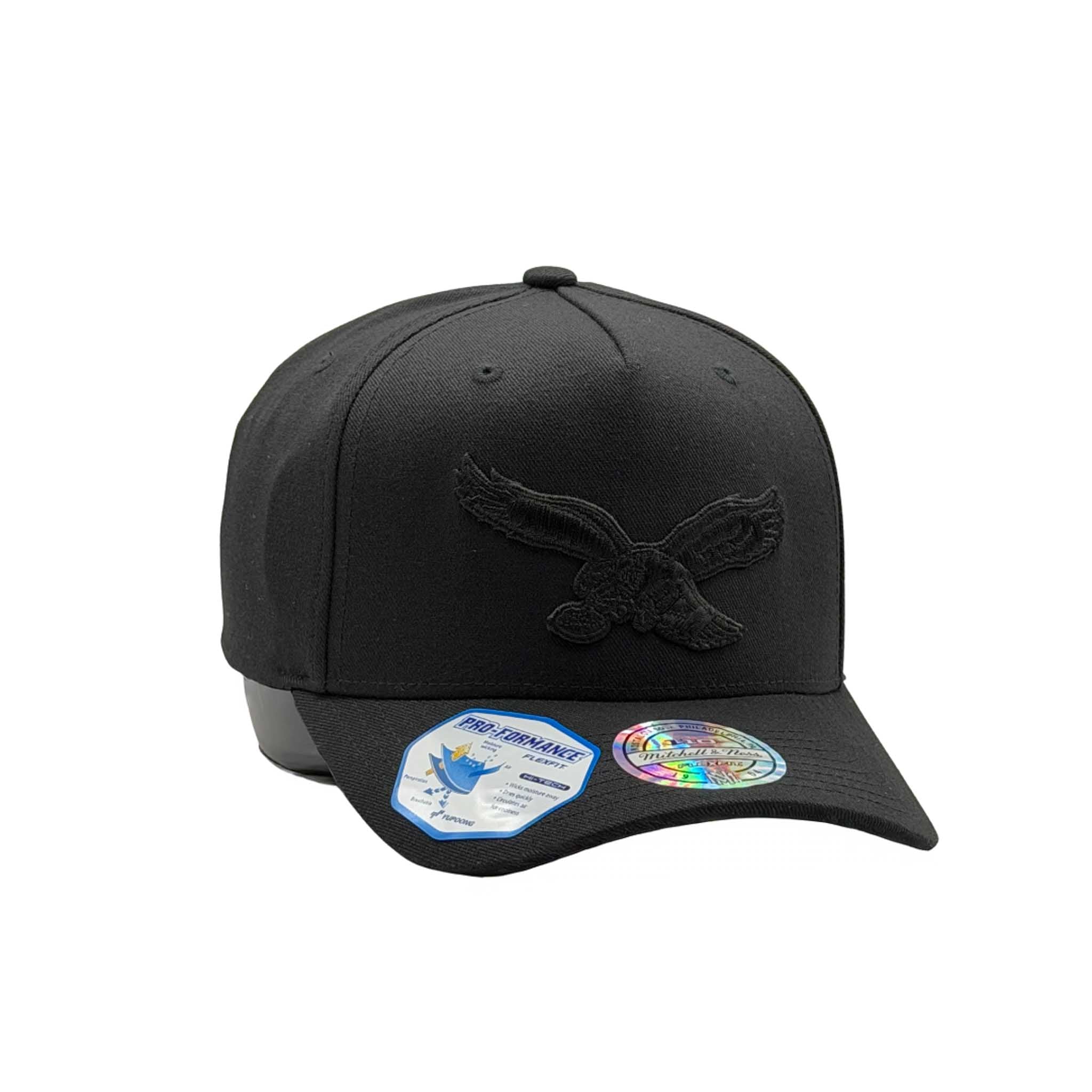Mitchell & Ness NFL Flexfit 110 Black On Black Philadelphia Eagles