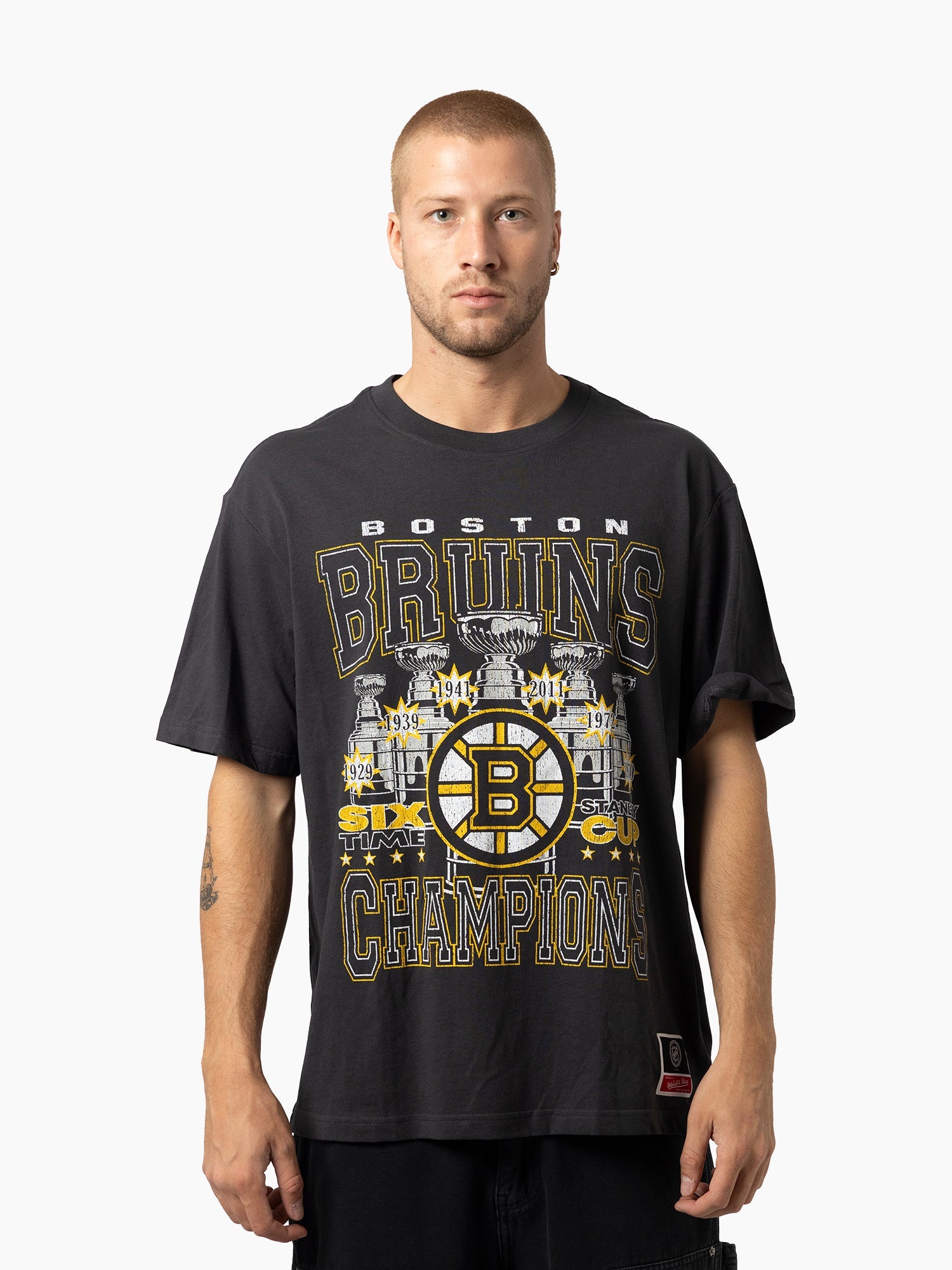 Mitchell & Ness NHL 6X Stanley Cup Champs Tee Boston Bruins