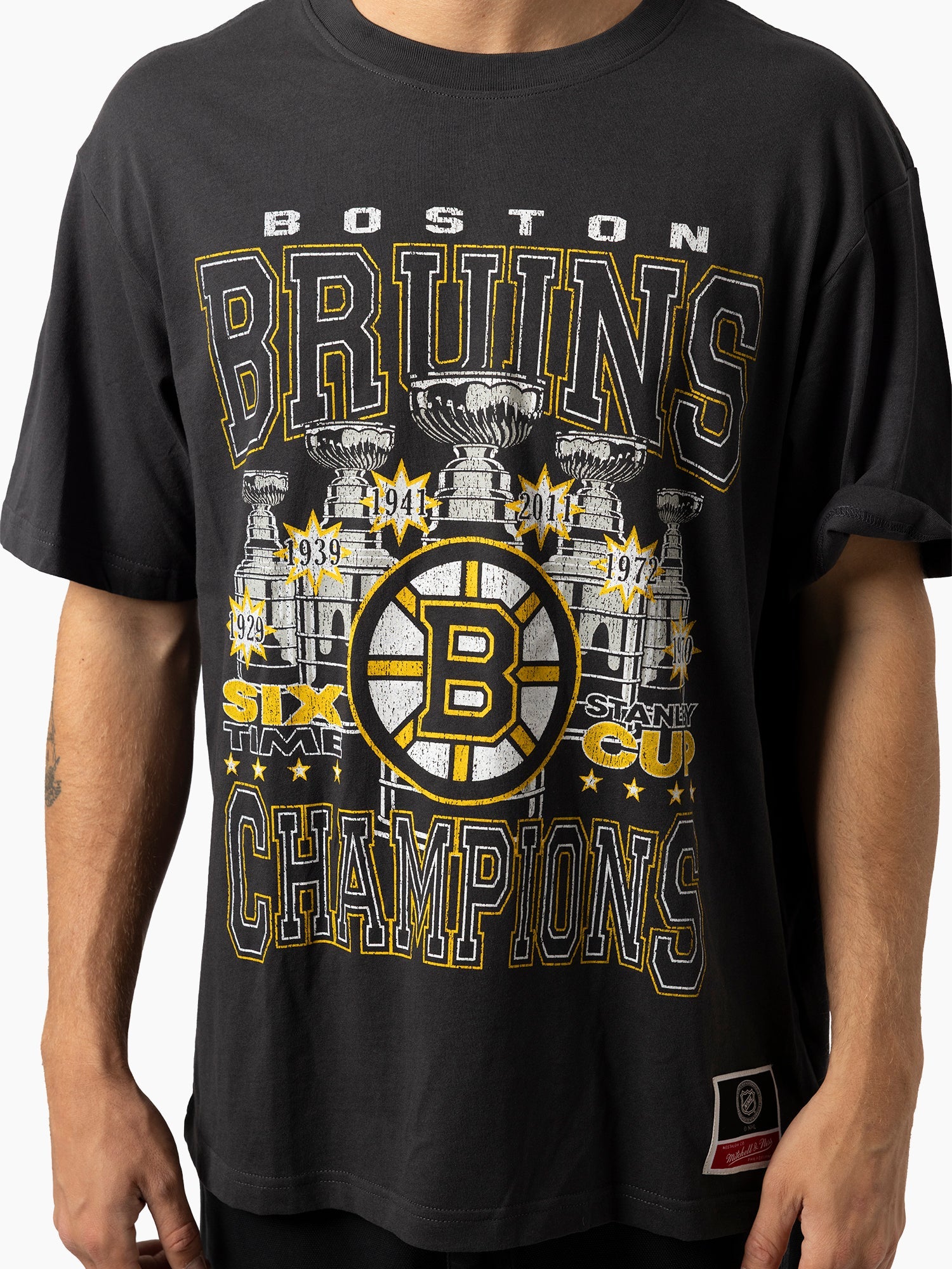 Mitchell & Ness NHL 6X Stanley Cup Champs Tee Boston Bruins