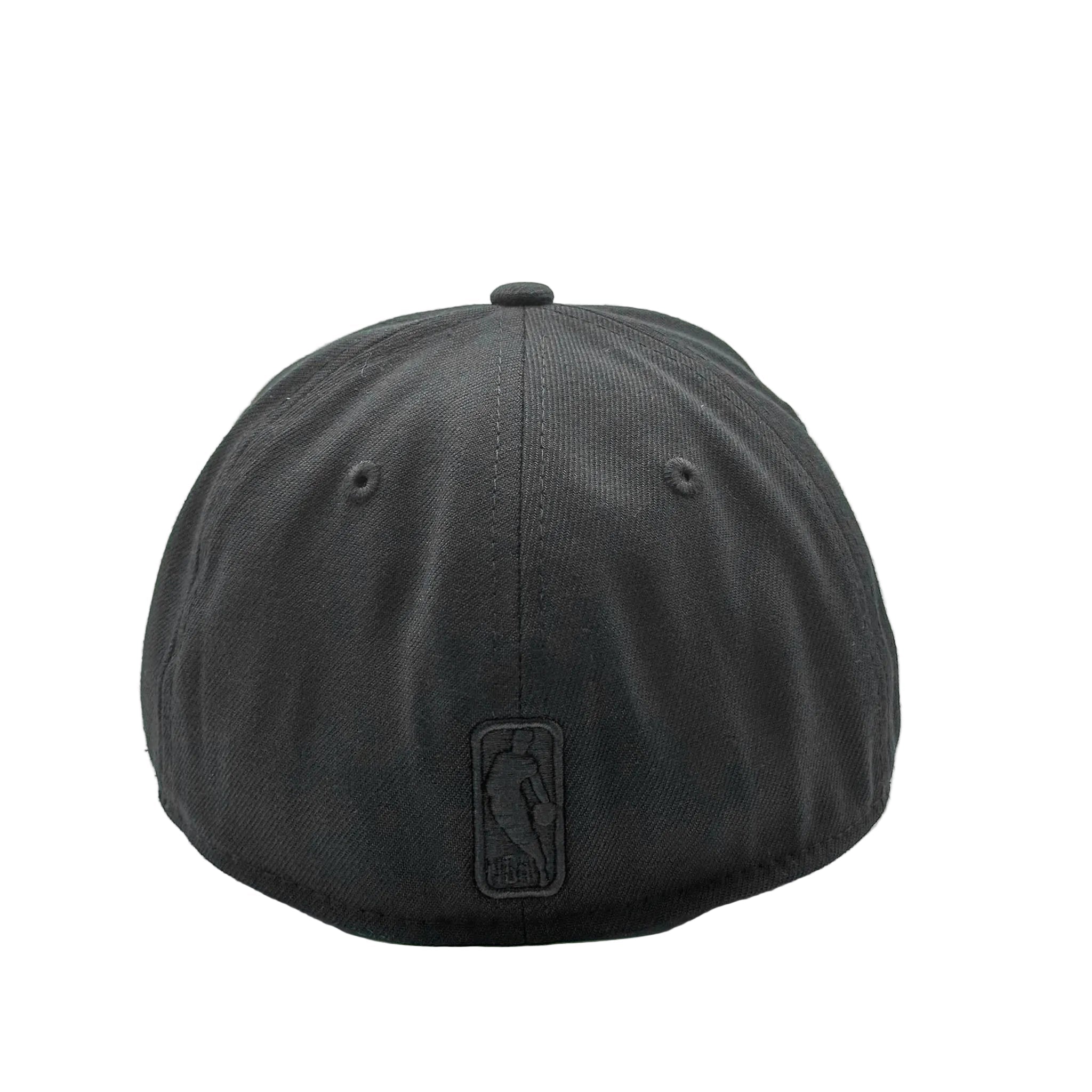 New Era 39Thirty NBA Chicago Bulls Black On Black