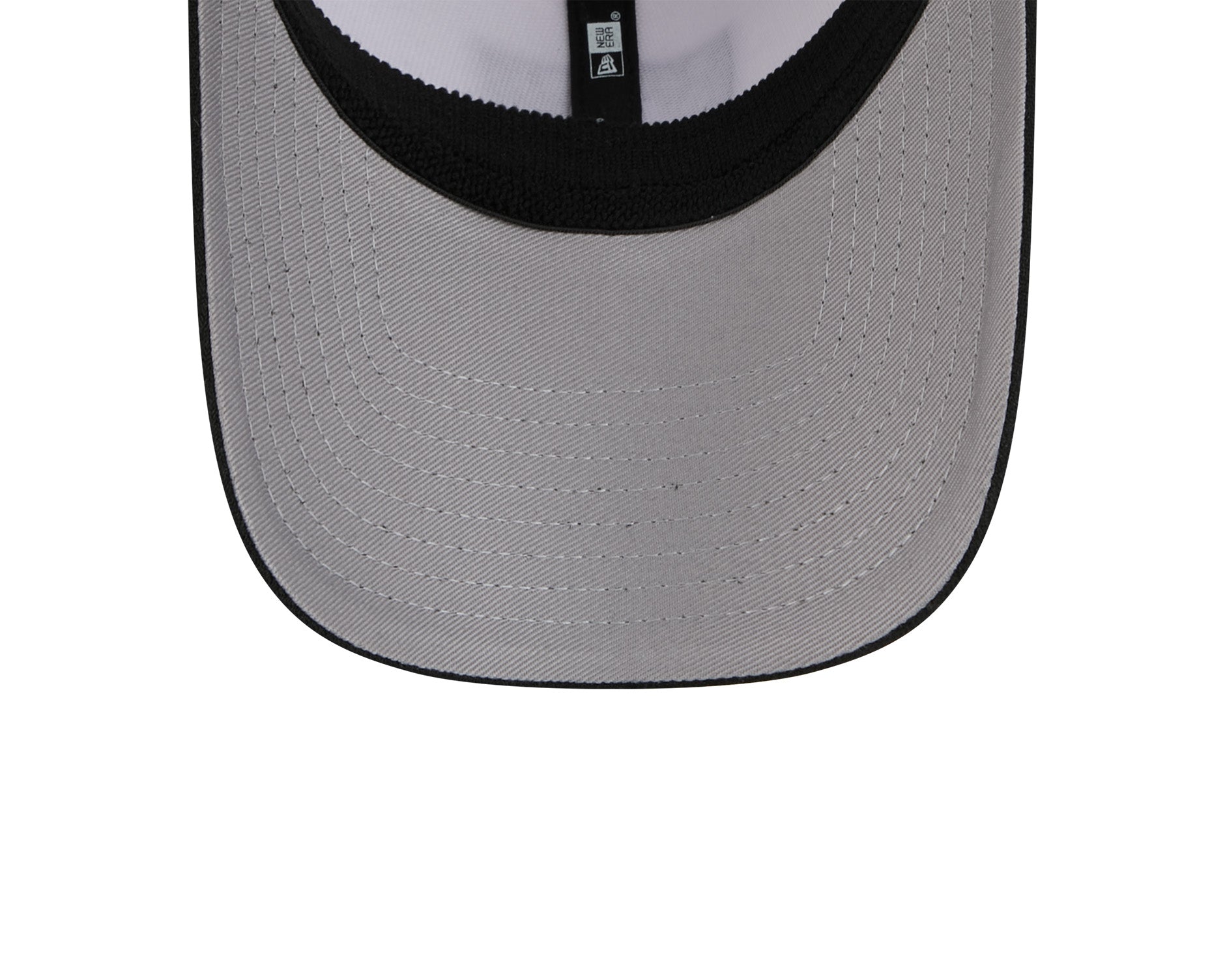 New Era 39Thirty NFL Modern Essentials Last Vegas Raiders White/OTC