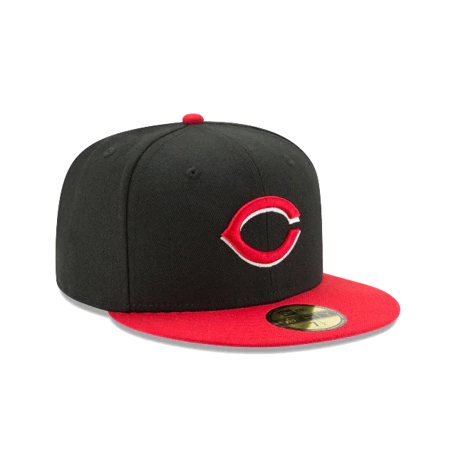 Black and red fitted baseball cap with embroidered C logo on front