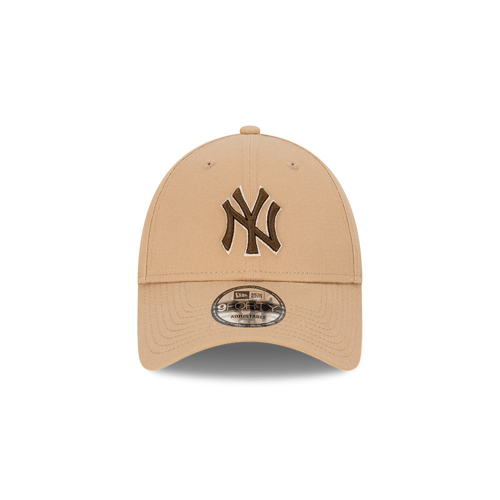 New Era 9Forty Clothstrap MLB Almond Shell New York Yankees