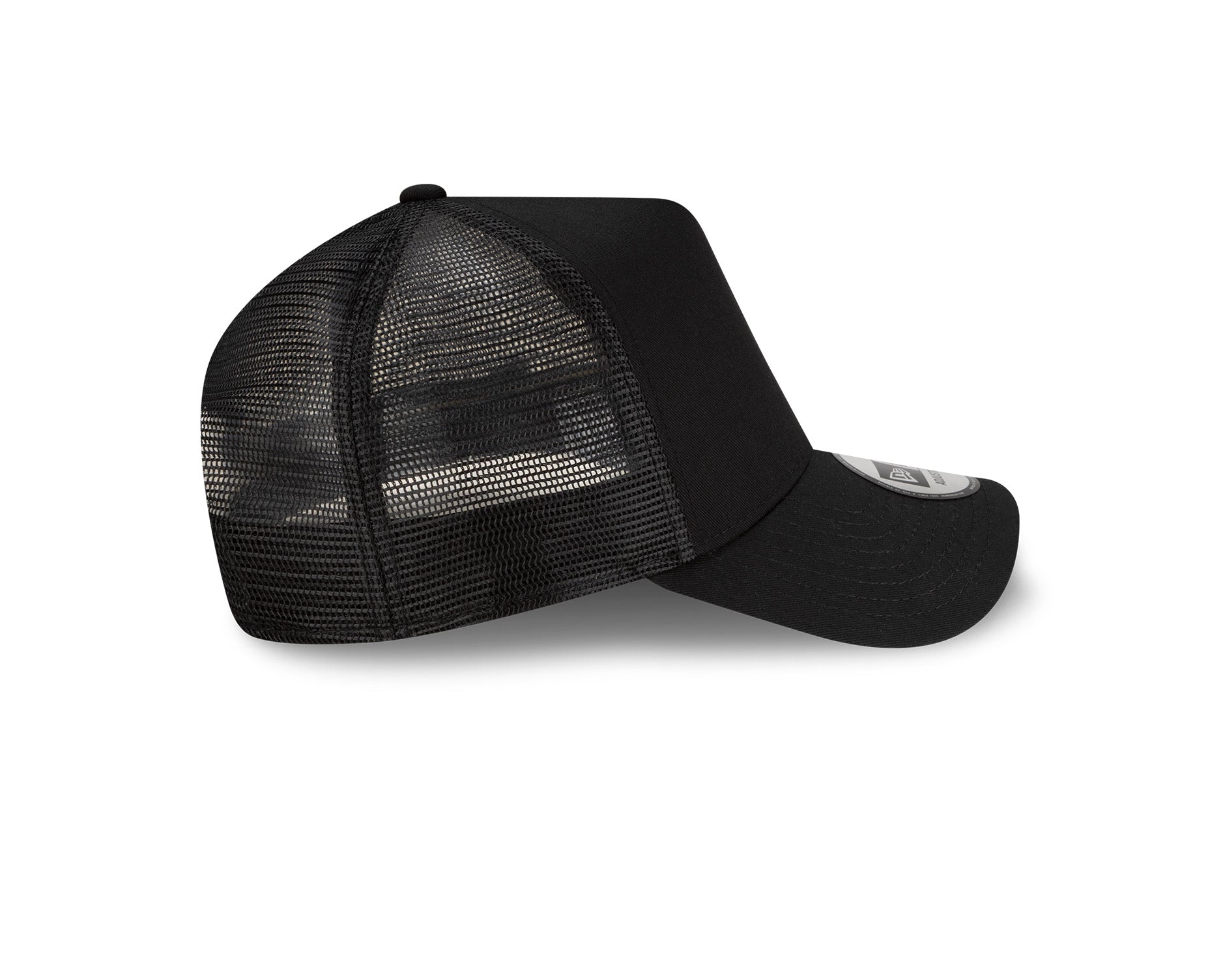 New Era 9Forty Trucker EPL Liverpool Black on Black
