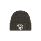 New Era Beanie AFL 2025 Dusty Charcoal Brisbane Lions