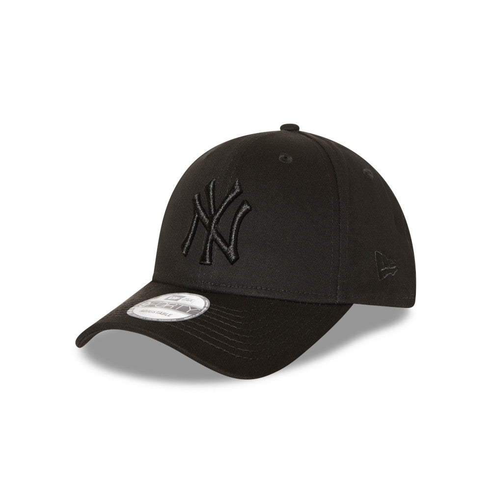 New Era 9Forty Strapback MLB New York Yankees Black On Black